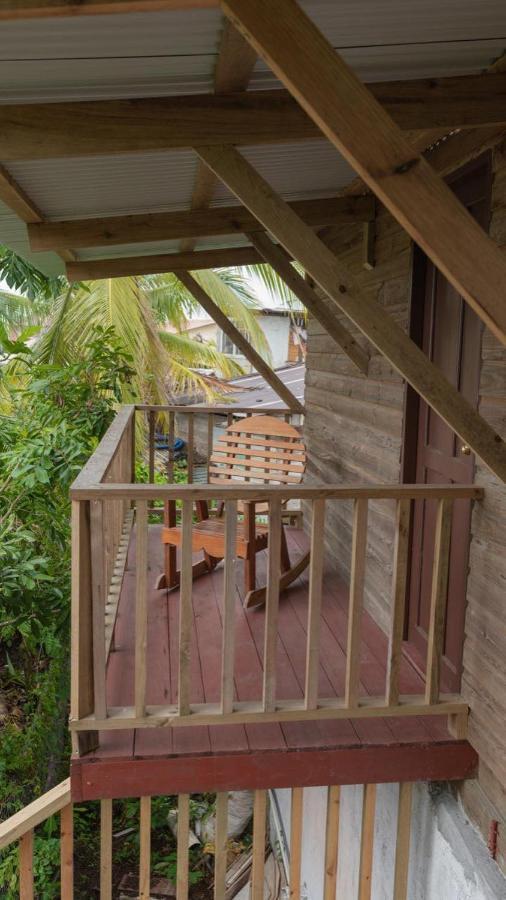 Valerie Emanuel Apartments Bocas Town Luaran gambar