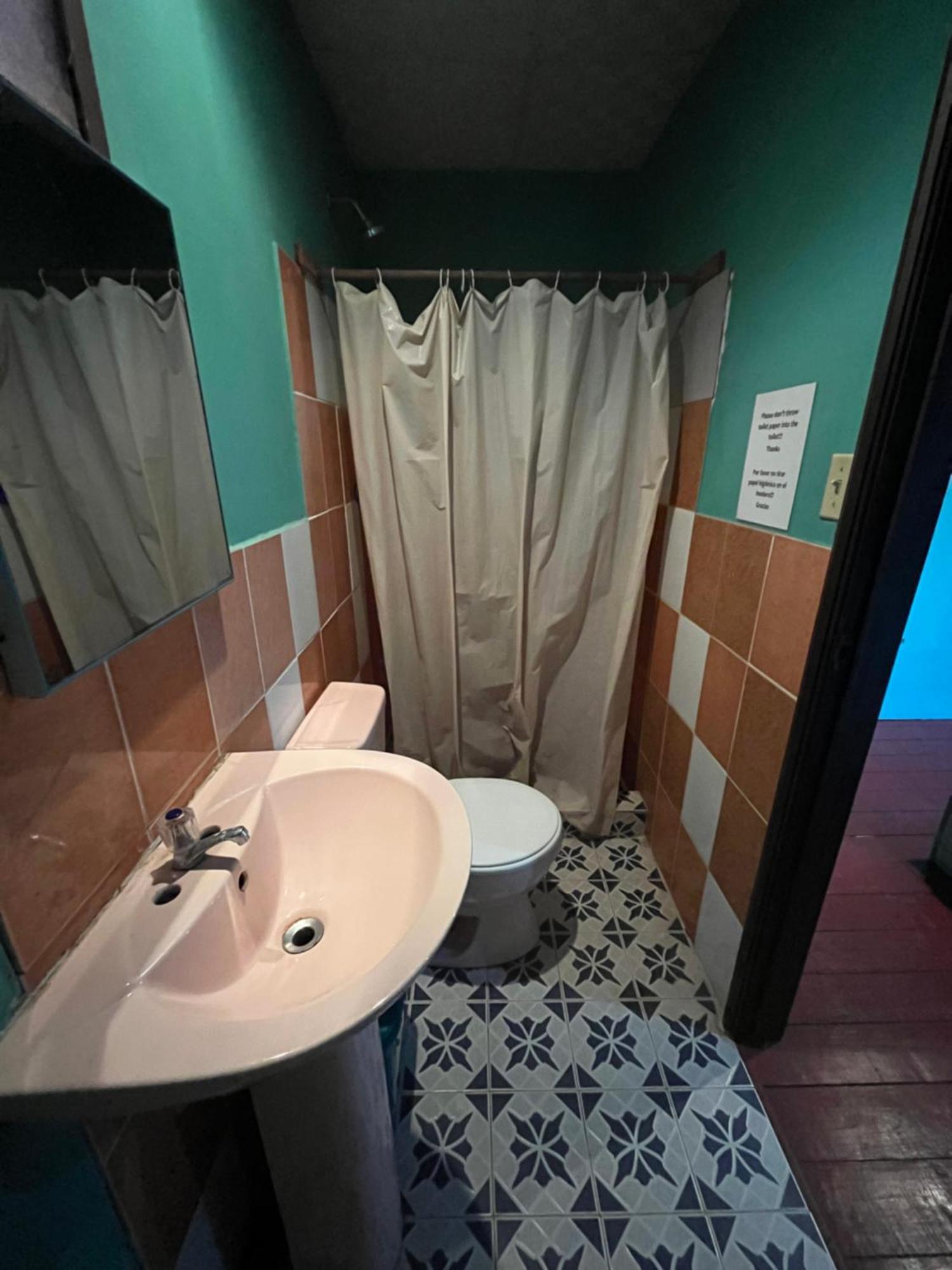 Valerie Emanuel Apartments Bocas Town Luaran gambar