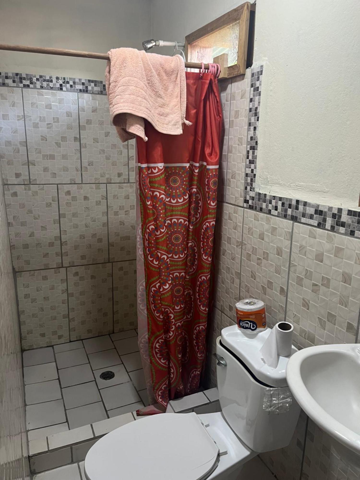 Valerie Emanuel Apartments Bocas Town Luaran gambar